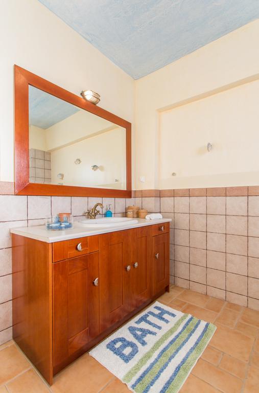 Marathon Beachside Villa 100M From The Beach Schinias Exterior foto