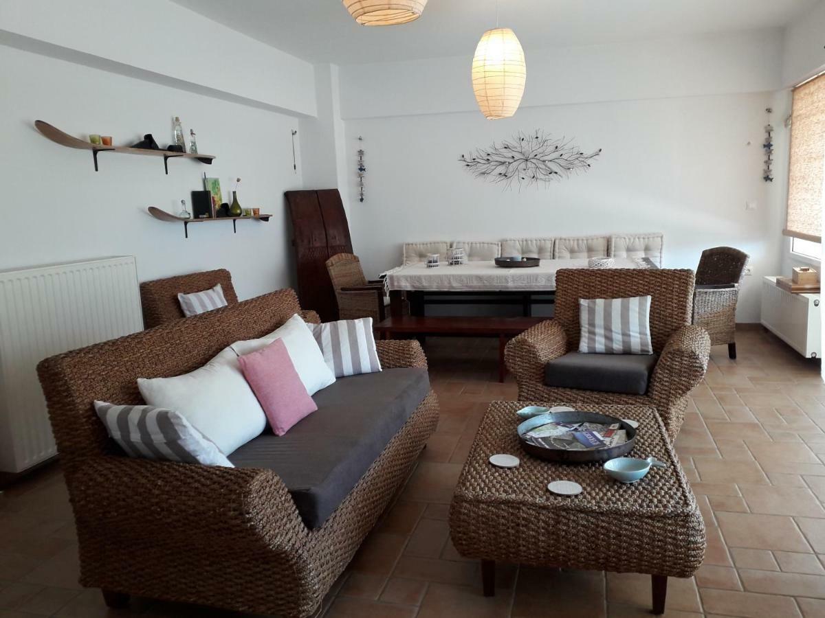 Marathon Beachside Villa 100M From The Beach Schinias Exterior foto