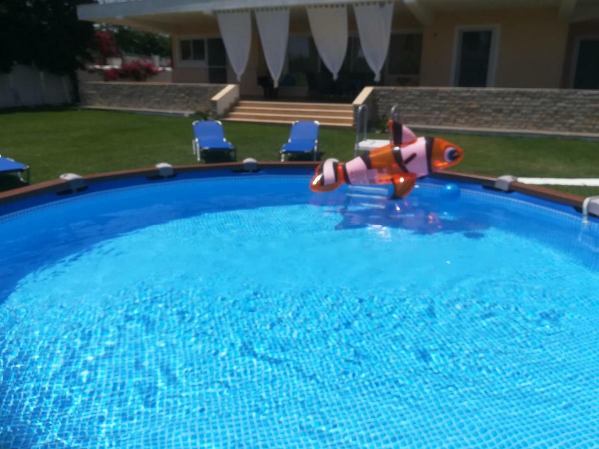 Marathon Beachside Villa 100M From The Beach Schinias Exterior foto